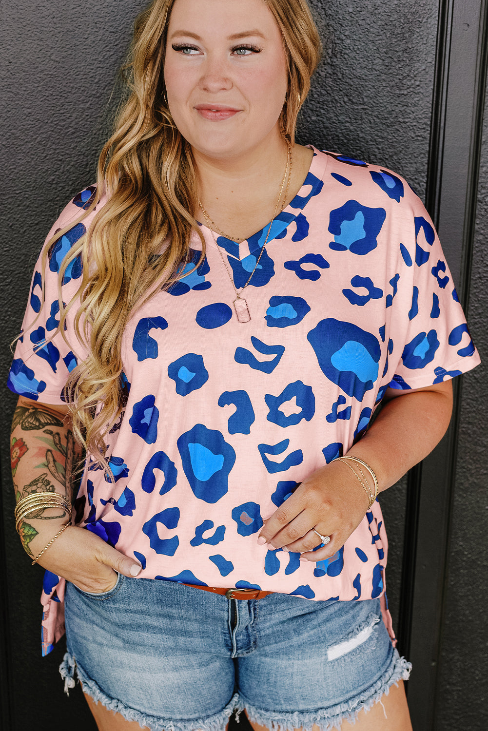 Rose Leopard Print V Neck Plus Size Tee