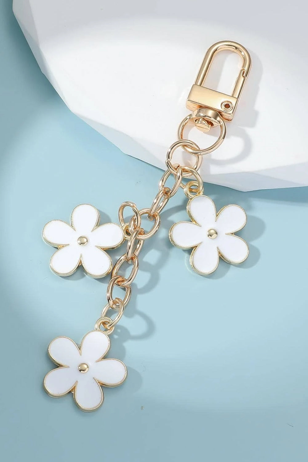 White Cute Flower Shape Ornament Key Buckle